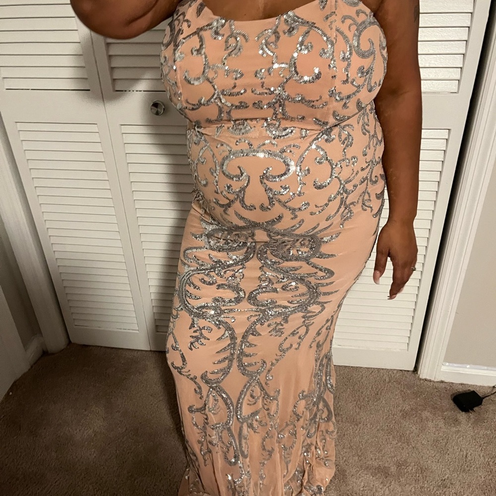 Dress - Picture 2 of 3